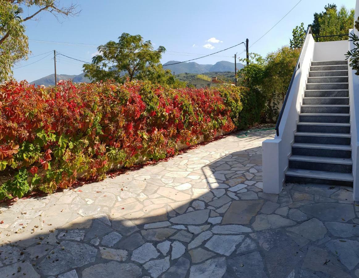 Appartamento Kostas' Garden Roda  Esterno foto