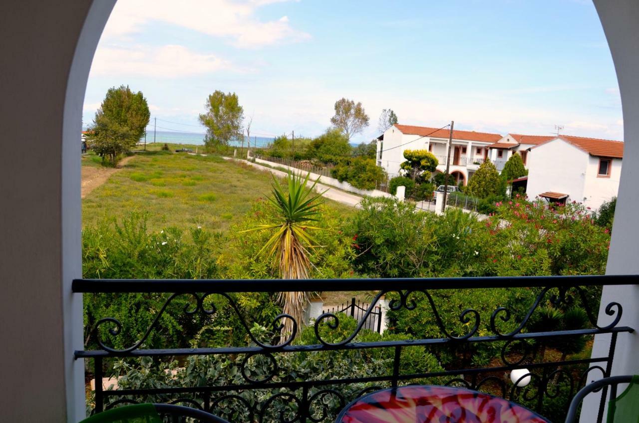 Appartamento Kostas' Garden Roda  Esterno foto