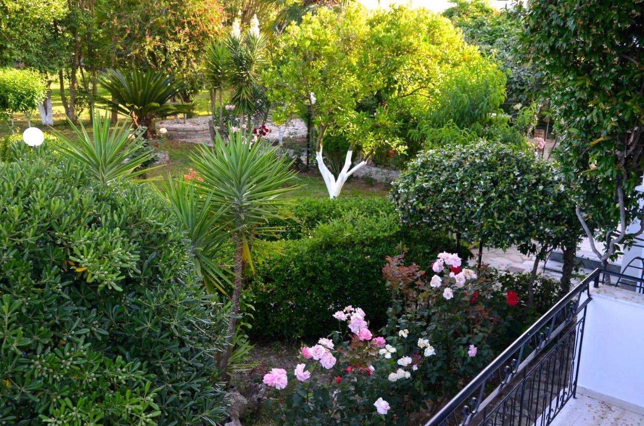 Appartamento Kostas' Garden Roda  Esterno foto