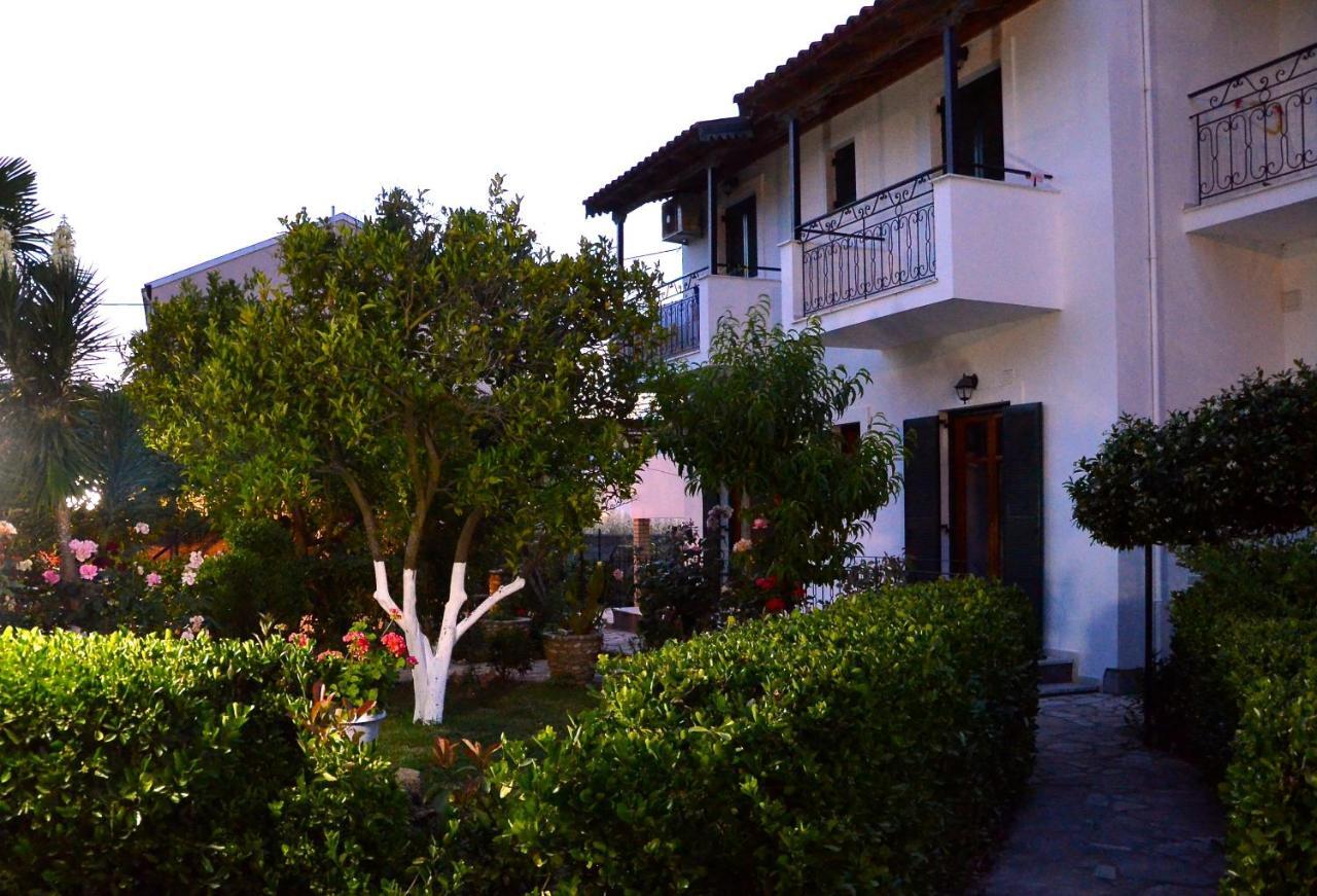 Appartamento Kostas' Garden Roda  Esterno foto