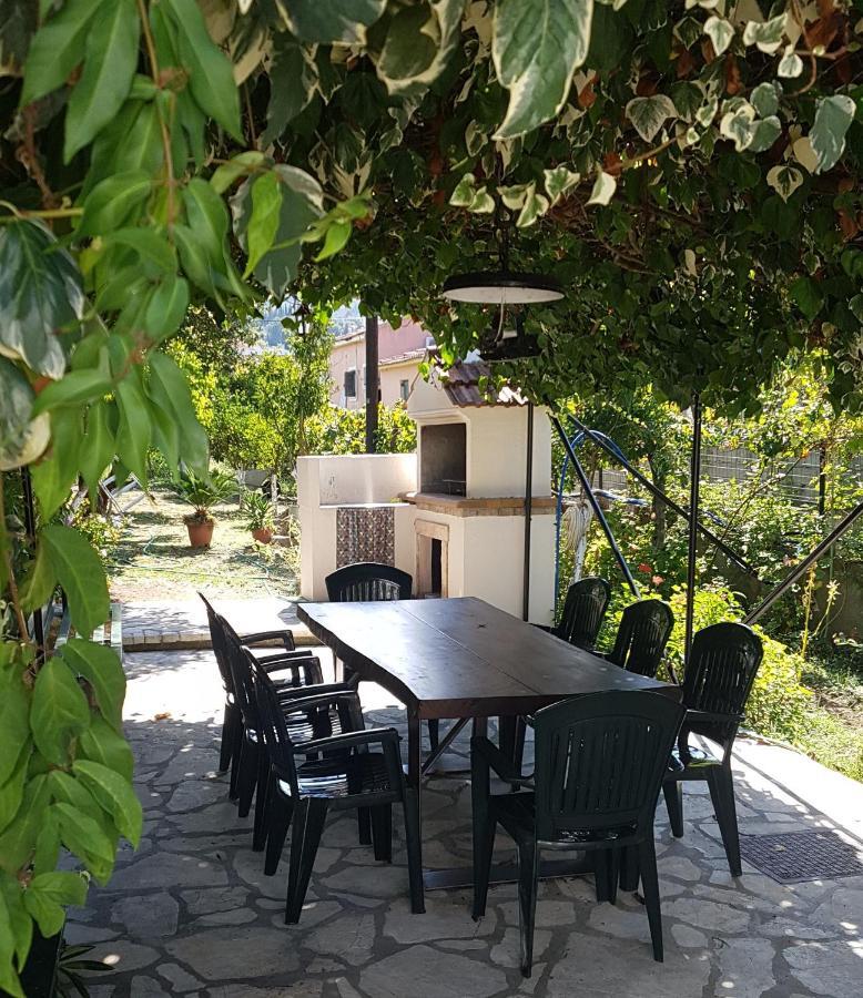 Appartamento Kostas' Garden Roda  Esterno foto